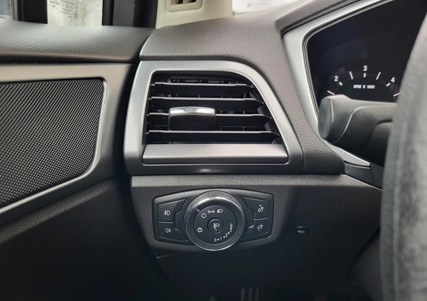 Ford Mondeo cena 52800 przebieg: 162000, rok produkcji 2017 z Nekla małe 232